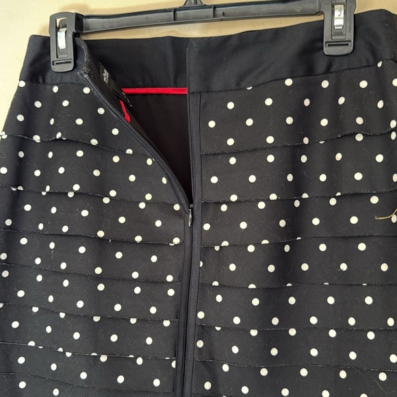 White House Black Market, size 4, black/ white polka dot mini skirt w/ ruffles - Picture 9 of 9